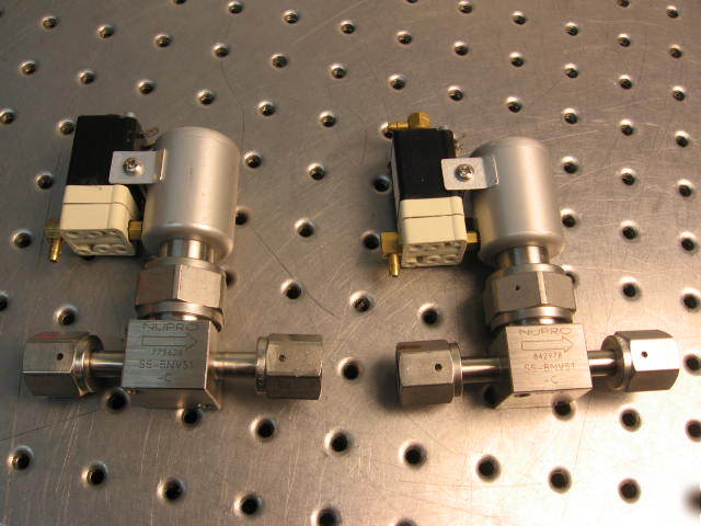 G33584 two nupro ss-BNV51-c valves