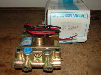 New skinner v-9 series 4 way solenoid valve V935LB2075 