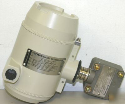 Honeywell ST3000 smart pressure transmitter with box