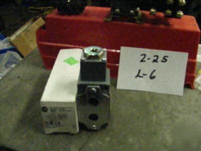 1 allen bradley 802T-pn ser e limit switch