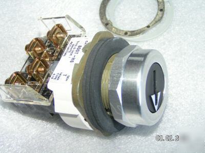 Allen bradley selector switch 800T-H6A coin slot 