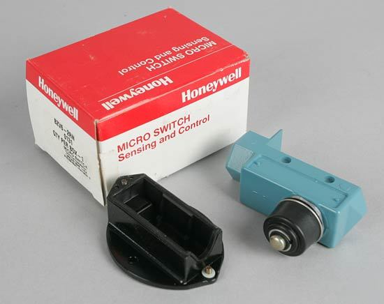 Honeywell BZV6-2RN 0131 micro switch sensing contro
