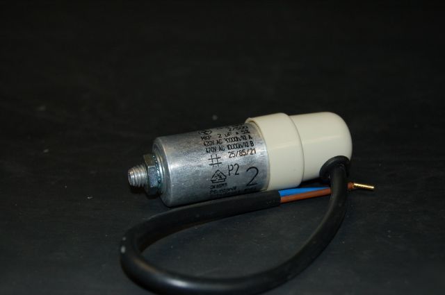 Pflanzenol EN60252 panel mounted capacitor (420VAC/2UF)