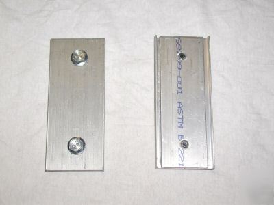 Starline B100 busway housing coupler pair, cat. #bhc-1