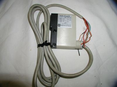 New lk telemecanique xug-F04031 photoelectric sensor