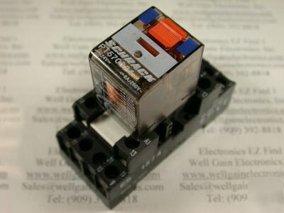 Schrack PT570024 relay 24VDC 4PDT 6A 250VAC w base