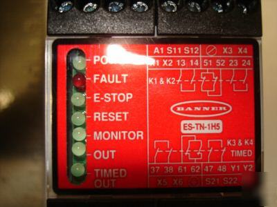 Banner e-stop safety module with adjustable delay