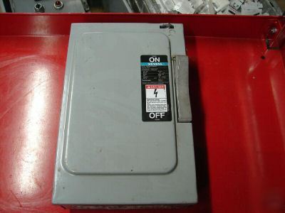 Siemens enclosed heavy duty switch fused 30A