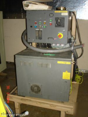 Fanuc 520 RJ2 4 axis glue robot material handling (3)