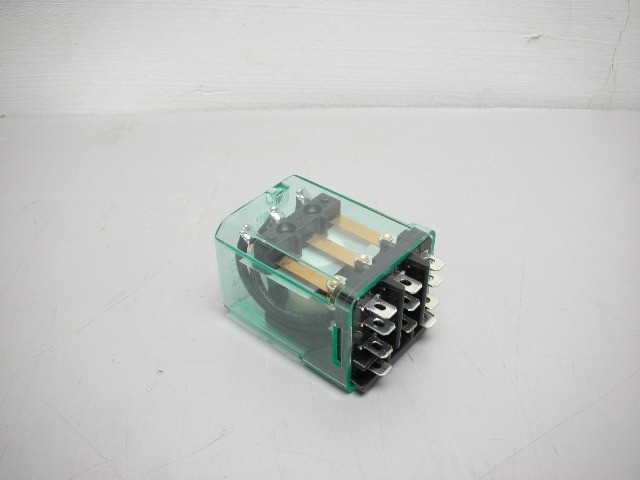 New 20 midtex 157-23C200 24V 3PDT general purpose relay 